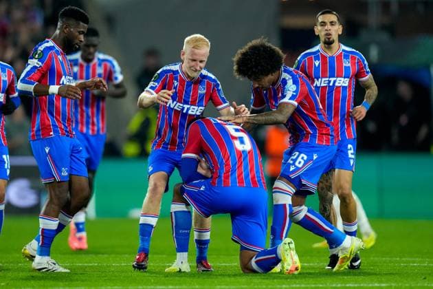 2025-11-06 Crystal Palace v AZ Alkmaar - UEFA Conference League 2025 26 League Phase MD4 LONDON, UNITED KINGDOM - NOVEMBER 6: Maxence Lacroix of Crystal Palace celebrates after scoring his teams first goal with Chris Richards of Crystal Palace, Jefferson Lerma of Crystal Palace, Will Hughes of Crystal Palace during the UEFA Conference League 2025 26 League Phase MD4 match between Crystal Palace and AZ Alkmaar at Selhurst Park Stadium on November 6, 2025 in London, United Kingdom. London Selhurst Park Stadium United Kingdom Content not available for redistribution in The Netherlands directly or indirectly through any third parties. Copyright: xEdxvanxdexPolx