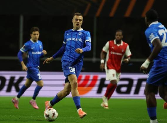 Sporting de Braga-Genk-EuropaLeague-Matchday 4-6-11-2025 Daan Heymans of KRC Genk in action during the UEFA Europe League, Phase League, Matchday 4, between Sporting Club de Braga and KRC Genk at Stadium Municipal of Braga on November 6, 2025 in Braga (Portugal) (Photo by Luis de la Mata SportPix Sipa USA) Braga Stadium Municipal of Braga Braga Portugal Copyright: xLuisxdexlaxMatax xsportPix.org.ux