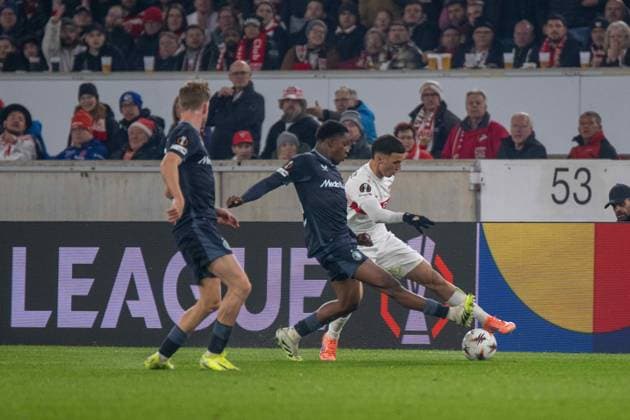Gijs Smal, Givairo Read Feyenoord Rotterdam and Bilal El Khannouss VfB Stuttgart xettx, Germany, Stuttgart, 06 11 2025, Football, UEFA Europa League VfB Stuttgart vs Feyenoord Rotterdam, Season 2025 2026, Match Day 4, MHP Arena