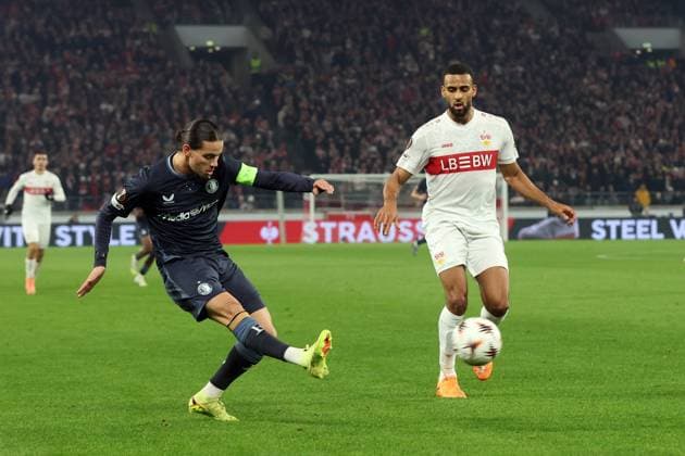 STUTTGART - (l-r) Anis Hadj Moussa of Feyenoord, Josha Vagnoman of VfB Stuttgart during the UEFA Europa League match between VFB Stuttgart and Feyenoord Rotterdam at the Stuttgart Arena on November 6, 2025, in Stuttgart, Germany. ANP BART STOUTJESDIJK UEFA Europa League Matchday 4 2025-2026 xVIxANPxSportx xxANPxIVx 541419201 originalFilename: 541419201.jpg