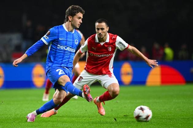 SC Braga v KRC Genk - UEFA Europa League BRAGA, PORTUGAL - NOVEMBER 06 : Karetsas Konstantinos midfielder of KRC Genk in action during the UEFA Europa League 2025 26 League Phase MD4 match between SC Braga and KRC Genk on November 6, 2025 in Braga, Portugal, 06 11 2025 Braga Portugal  Copyright: xVincentxKalutx