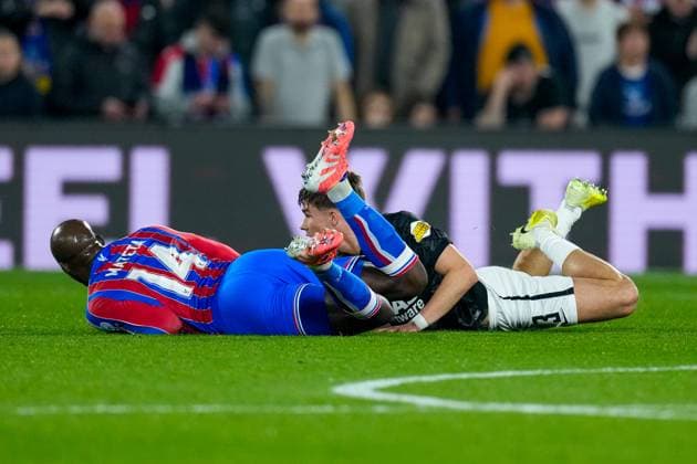 2025-11-06 Crystal Palace v AZ Alkmaar - UEFA Conference League 2025 26 League Phase MD4 LONDON, UNITED KINGDOM - NOVEMBER 6: Jean-Philippe Mateta of Crystal Palace, Wouter Goes of AZ Alkmaar during the UEFA Conference League 2025 26 League Phase MD4 match between Crystal Palace and AZ Alkmaar at Selhurst Park Stadium on November 6, 2025 in London, United Kingdom. London Selhurst Park Stadium United Kingdom Content not available for redistribution in The Netherlands directly or indirectly through any third parties. Copyright: xEdxvanxdexPolx