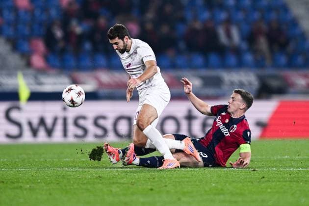251106 Vetle Dragsnes of Brann and Lewis Ferguson of Bologna during the Europa League football match between Bologna and Brann on November 6, 2025 in Bologna Photo Image Photo BILDBYRAN kod XY XY0083 fotboll football soccer fotball uefa europa league europa league bologna brann bbeng  Copyright: ImagexPhoto BB251106ZX011