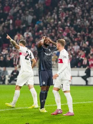 UEFA Europa League: VfB Stuttgart v Feyenoord Stuttgart - Cyle Larin of Feyenoord during the fourth match of the UEFA Europa League 2025 2026. The match is set between VfB Stuttgart and Feyenoord at Neckarstadion, MHP Arena on 6 November 2025 in Stuttgart, Germany. Copyright: xYannickxVerhoevenx