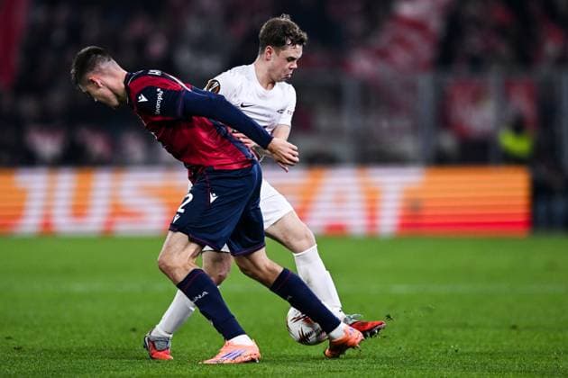 251106 Eggert Aron Gudmundsson of Brann and Emil Holm of Bologna during the Europa League football match between Bologna and Brann on November 6, 2025 in Bologna Photo Image Photo BILDBYRAN kod XY XY0083 fotboll football soccer fotball uefa europa league europa league bologna brann bbeng  Copyright: ImagexPhoto BB251106ZU017