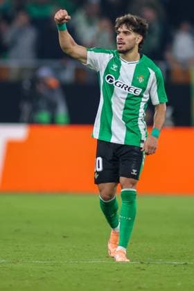 UEFA Europa Leauge: Real Betis vs Olympique Lyon Sevilla, Spain - 06 11 2025: UEFA Europa League match between Real Betis Balompie and Olympique Lyon at Estadio La Cortuja 10 Real Betis attacker, Ez Abde celebrates scoring his sides first goal of the match Mandatory Credit: Toby Tande Avant Sports Agency Sevilla Estadio La Cortuja Spain Copyright: xx