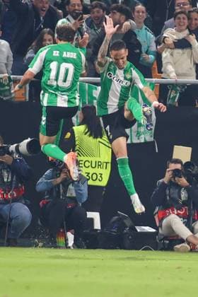 UEFA Europa Leauge: Real Betis vs Olympique Lyon Sevilla, Spain - 06 11 2025: UEFA Europa League match between Real Betis Balompie and Olympique Lyon at Estadio La Cortuja 7 Real Betis attacker, Antony celebrates scoring his sides second goal of the match with 10 Real Betis attacker, Ez Abde Mandatory Credit: Toby Tande Avant Sports Agency Sevilla Estadio La Cortuja Spain Copyright: xx
