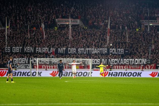 Transparent, banner from the fans in the fan block with the text There is no fair play with the Stuttgart police Against Höflers propaganda Videos in Neckarstadion xettx, Germany, Stuttgart, 06 11 2025, Football, UEFA Europa League VfB Stuttgart vs Feyenoord Rotterdam, Season 2025 2026, Match Day 4, MHP Arena
