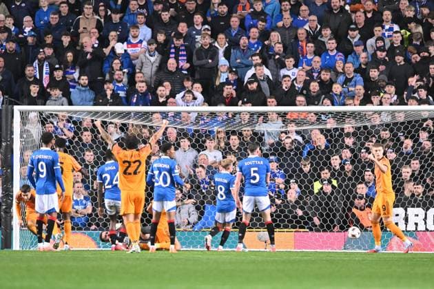 Rangers v A.S. Roma UEFA Europa League Matias Soule of A.S. Roma scores their sides first goal of the match during the UEFA Europa League match at Ibrox Stadium, Glasgow UK Newspapers OUT Copyright: xJamiexJohnstonx FIL-22472-0060