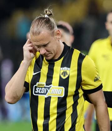 UEFA Europa Conference League Group Phase, OPAP Arena, Athens, Greece 6 11 2025 AEK Athens vs Shamrock Rovers AEK Athens Domagoj Vida after the game Domagoj Vida after the game 6 11 2025  Copyright: x INPHOx NVIX4948