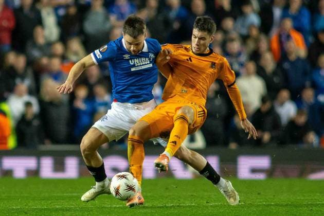 Rangers v Roma Europa League 06 11 2025. Nicolas Raskin of Rangers FC & Matias SoulÃ of AS Roma battle for possession during the UEFA Europa League Rangers vs AS Roma, Ibrox Stadium, Glasgow, Scotland. 6 November 2025. Govan Ibrox Stadium Glasgow Scotland Editorial use only , Copyright: xColinxPoultneyx PSI-23179-0014