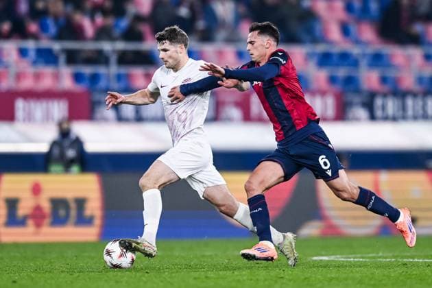 251106 Jacob Sorensen of Brann and Nikola Moro of Bologna during the Europa League football match between Bologna and Brann on November 6, 2025 in Bologna Photo Image Photo BILDBYRAN kod XY XY0083 fotboll football soccer fotball uefa europa league europa league bologna brann bbeng  Copyright: ImagexPhoto BB251106ZU020