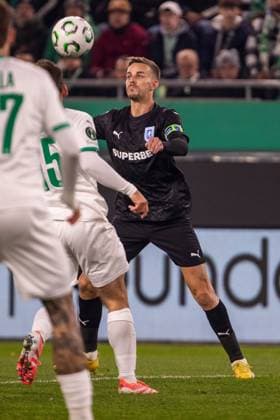 SOCCER - UEFA ECL, Rapid vs Craiova VIENNA,AUSTRIA,06.NOV.25 - SOCCER - UEFA Conference League, SK Rapid Wien vs CS Universitatea Craiova. Image shows Nicusor Bancu (Craiova).  GEPAxpictures xPhilippxBrem