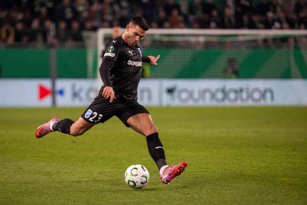SOCCER - UEFA ECL, Rapid vs Craiova VIENNA,AUSTRIA,06.NOV.25 - SOCCER - UEFA Conference League, SK Rapid Wien vs CS Universitatea Craiova. Image shows Samuel Teles (Craiova).  GEPAxpictures xPhilippxBrem