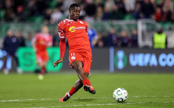 UEFA Europa Conference League Group Phase, Tallaght Stadium, Dublin 6 11 2025 Shelbourne vs Drita Shelbourne™s Mipo Odubeko shoots towards goal Mipo Odubeko shoots towards goal 6 11 2025  Copyright: x INPHO RyanxByrnex RB1_2853