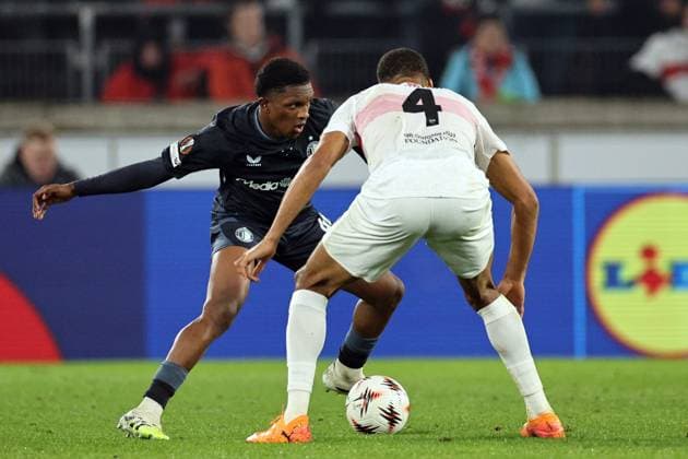 STUTTGART - (l-r) Givairo Read of Feyenoord, Josha Vagnoman of VfB Stuttgart during the UEFA Europa League match between VFB Stuttgart and Feyenoord Rotterdam at the Stuttgart Arena on November 6, 2025, in Stuttgart, Germany. ANP BART STOUTJESDIJK UEFA Europa League Matchday 4 2025-2026 xVIxANPxSportx xxANPxIVx 541420523 originalFilename: 541420523.jpg