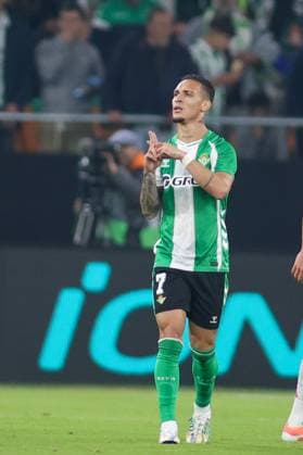 UEFA Europa Leauge: Real Betis vs Olympique Lyon Sevilla, Spain - 06 11 2025: UEFA Europa League match between Real Betis Balompie and Olympique Lyon at Estadio La Cortuja 7 Real Betis attacker, Antony celebrates scoring his sides second goal of the match Mandatory Credit: Toby Tande Avant Sports Agency Sevilla Estadio La Cortuja Spain Copyright: xx