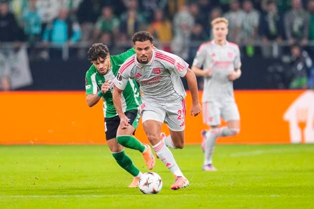 November 6, 2025, Sevilla, Sevilla, SPAIN: Ruben Kluivert of Olympique de Lyon in action during the UEFA Europa League, football match played between Real Betis and Olympique de Lyon at La Cartuja stadium on November 6, 2025, in Sevilla, Spain. Sevilla SPAIN - ZUMAa181 20251106_zaa_a181_063 Copyright: xJoaquinxCorcherox
