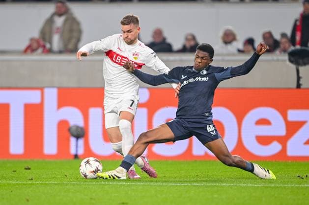 Maximilian Mittelstädt (VfB Stuttgart) und Givairo Read (Feyenoord Rotterdam) battle for the ball during the UEFA Europa League 2025 26 League Phase MD4 match between VfB Stuttgart and Feyenoord at Stuttgart Arena on November 6, 2025 in Stuttgart, Germany. (Photo by Harry Langer DeFodi Images) Maximilian Mittelstädt VfB Stuttgart and Givairo Read Feyenoord Rotterdam battle for the ball during the UEFA Europa League 2025 26 League Phase MD4 match between VfB Stuttgart and Feyenoord at Stuttgart Arena on November 6, 2025 in Stuttgart, Germany Photo by Harry Langer DeFodi Images