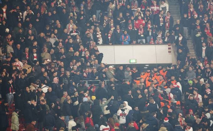 Football, EL, VfB Stuttgart - Feyenoord Rotterdam, riots in the visitors block