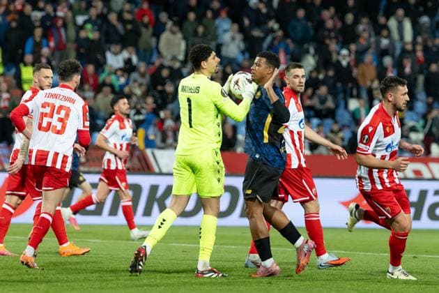 BELGRADE - FOOTBALL - EUROPA LEAGUE - BELGRADE -LOSC PHOTOPQR VOIX DU NORD PASCAL BONNIERE ; 06 11 2025 ; BELGRADE 06.11.2025 europa League , match opposant l Etoile rouge de Belgrade au Losc ( Lille ) MATHEUS ET HAMZA IGAMANE . Photo Pascal Bonniere La voix Du Nord HAUTS DE FRANCE France  Copyright: xPHOTOPQR VOIXxDUxNORD MAXPPPxPASCALxBONNIEREx 20251106VDN1048 20251106VDN1048