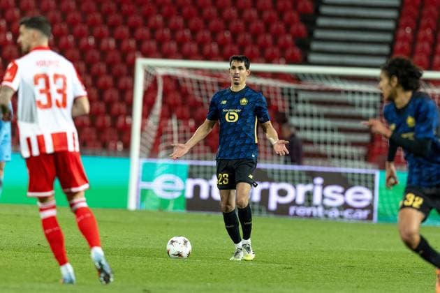 BELGRADE - FOOTBALL - EUROPA LEAGUE - BELGRADE -LOSC PHOTOPQR VOIX DU NORD PASCAL BONNIERE ; 06 11 2025 ; BELGRADE 06.11.2025 europa League , match opposant l Etoile rouge de Belgrade au Losc ( Lille ), AISSA MANDI n a pas de solution . Photo Pascal Bonniere La voix Du Nord HAUTS DE FRANCE France  Copyright: xPHOTOPQR VOIXxDUxNORD MAXPPPxPASCALxBONNIEREx 20251106VDN1059 20251106VDN1059