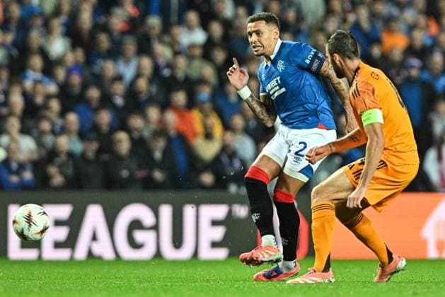 Rangers v A.S. Roma UEFA Europa League James Tavernier of Rangers shoots during the UEFA Europa League match at Ibrox Stadium, Glasgow UK Newspapers OUT Copyright: xJamiexJohnstonx FIL-22472-0079