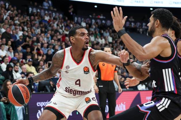 BASKET BALL : Paris Basket Vs Bayern - Euroligue - 06 11 2025 Xavier Rathan-Mayes (Bayern) Vs Jeremy Morgan (Paris) ParisFrance  Copyright: xMichaelxBaucherx