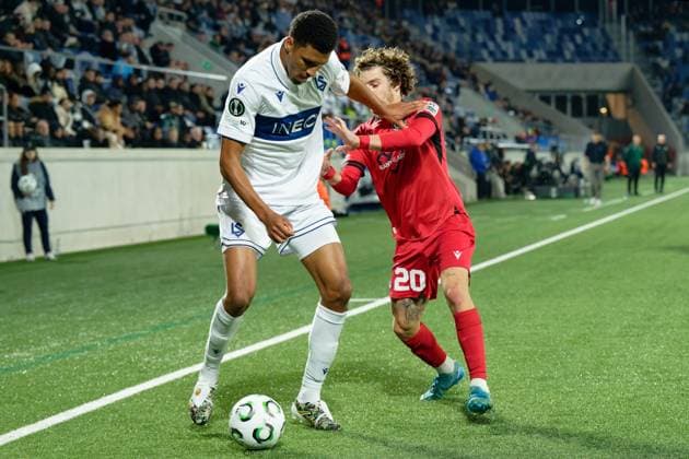 Evangelos Andreou (20 Omonoia) Karim Sow (71 Lausanne battle for the ball (duel) during the UEFA Conference League match between Lausanne-Sport and Omonoia at Stade de la Tuiliere in Lausanne, Switzerland Copyright: xGiuseppexVelletrix xSPPx Sportspressphoto_SPR57819