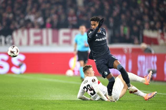 STUTTGART - (l-r) Finn Jeltsch of VfB Stuttgart, Goncalo Borges of Feyenoord during the UEFA Europa League match between VFB Stuttgart and Feyenoord Rotterdam at the Stuttgart Arena on November 6, 2025, in Stuttgart, Germany. ANP BART STOUTJESDIJK UEFA Europa League Matchday 4 2025-2026 xVIxANPxSportx xxANPxIVx 541422984 originalFilename: 541422984.jpg