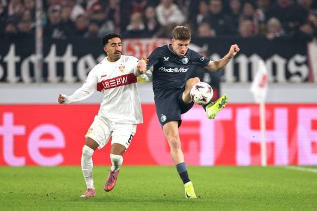 STUTTGART - (l-r) Tiago Tomas of VfB Stuttgart, Gijs Smal of Feyenoord during the UEFA Europa League match between VFB Stuttgart and Feyenoord Rotterdam at the Stuttgart Arena on November 6, 2025, in Stuttgart, Germany. ANP BART STOUTJESDIJK UEFA Europa League Matchday 4 2025-2026 xVIxANPxSportx xxANPxIVx 541423129 originalFilename: 541423129.jpg