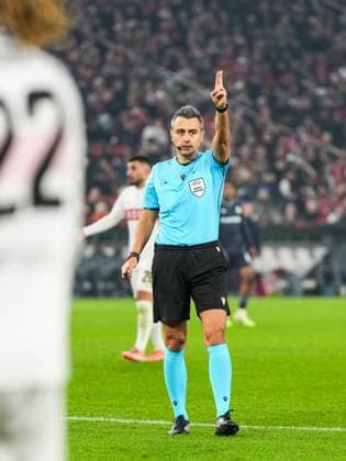 UEFA Europa League: VfB Stuttgart v Feyenoord Stuttgart - Referee HoraÈ›iu FeÈ™nic during the fourth match of the UEFA Europa League 2025 2026. The match is set between VfB Stuttgart and Feyenoord at Neckarstadion, MHP Arena on 6 November 2025 in Stuttgart, Germany. Copyright: xYannickxVerhoevenx