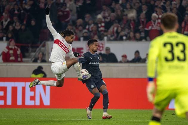 Lorenz Amegon Assignon VfB Stuttgart and Borges Goncalo Feyenoord Rotterdam xettx, Germany, Stuttgart, 06 11 2025, Football, UEFA Europa League VfB Stuttgart vs Feyenoord Rotterdam, Season 2025 2026, Match Day 4, MHP Arena