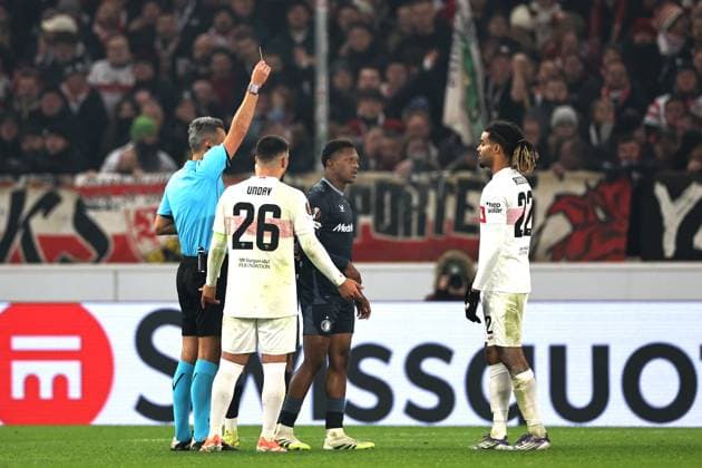 STUTTGART - Givairo Read of Feyenoord receives the yellow card during the UEFA Europa League match between VFB Stuttgart and Feyenoord Rotterdam at the Stuttgart Arena on November 6, 2025, in Stuttgart, Germany. ANP BART STOUTJESDIJK UEFA Europa League Matchday 4 2025-2026 xVIxANPxSportx xxANPxIVx 541423855 originalFilename: 541423855.jpg