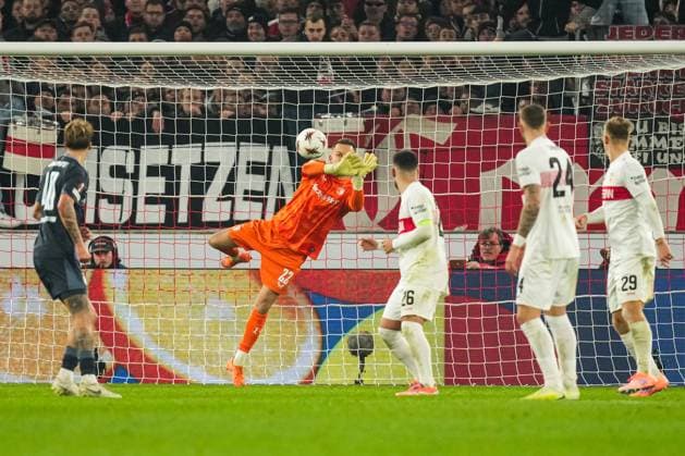 UEFA Europa League: VfB Stuttgart v Feyenoord Stuttgart - Feyenoord keeper Timon Wellenreuther during the fourth match of the UEFA Europa League 2025 2026. The match is set between VfB Stuttgart and Feyenoord at Neckarstadion, MHP Arena on 6 November 2025 in Stuttgart, Germany. Copyright: xYannickxVerhoevenx