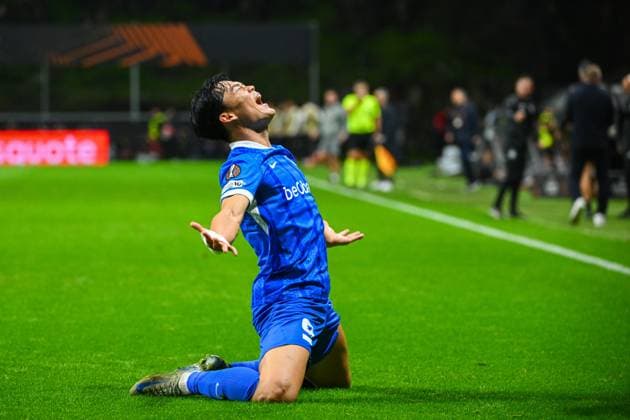 SC Braga v KRC Genk - UEFA Europa League BRAGA, PORTUGAL - NOVEMBER 06 : Oh Hyeon-Gyu forward of KRC Genk celebrating scoring a goal (1-3) during the UEFA Europa League 2025 26 League Phase MD4 match between SC Braga and KRC Genk on November 6, 2025 in Braga, Portugal, 06 11 2025 Braga Portugal  Copyright: xVincentxKalutx