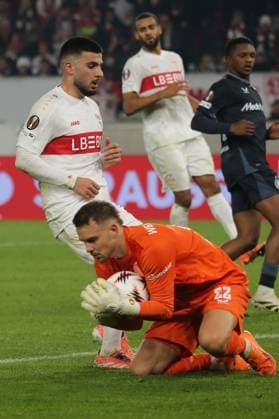 06 11 2025, xmohx, Football UEFA Europa League, VfB Stuttgart Feyernoord Rotterdam v l Deniz Undav VfB Stuttgart Timon Wellenreuther Feyenoord Rotterdam DFL DFB REGULATIONS PROHIBIT ANY USE OF PHOTOGRAPHS as IMAGE SEQUENCES and or QUASI VIDEO Stuttgart
