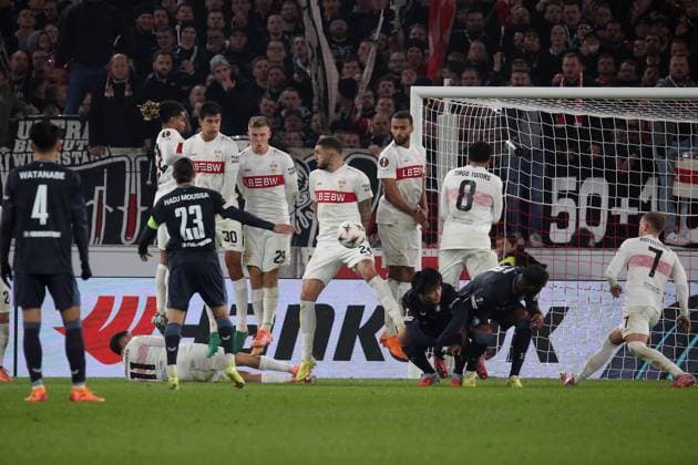 06 11 2025, xmohx, Football UEFA Europa League, VfB Stuttgart Feyernoord Rotterdam v l Anis Hadj Moussa Feyenoord Rotterdam Free Kick DFL DFB REGULATIONS PROHIBIT ANY USE OF PHOTOGRAPHS as IMAGE SEQUENCES and or QUASI VIDEO Stuttgart