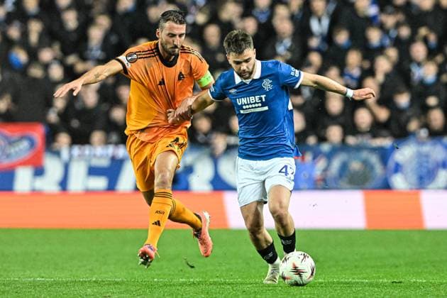 Rangers v A.S. Roma UEFA Europa League Nicolas Raskin of Rangers and Bryan Cristante of A.S. Roma during the UEFA Europa League match at Ibrox Stadium, Glasgow UK Newspapers OUT Copyright: xJamiexJohnstonx FIL-22472-0094