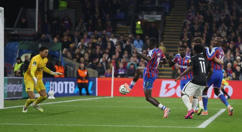 . - Crystal Palace v AZ Alkmaar, UEFA Conference League, League Phase, MD3, Selhurst Park Stadium, London, England. - 6th November 2025. (C) Daniel Weir Crystal Pix GOAL 2-0, Ismaila Sarr of Crystal Palace scores a goal to put Crystal Palace 2-0 ahead. - Crystal Palace v AZ Alkmaar, UEFA Conference League, League Phase, MD3, Selhurst Park Stadium, London, England. - 6th November 2025. (C) Daniel Weir Crystal Pix London Selhurst Park Stadium England Copyright: xDanielxWeirx CP_Crystal_Palace_AZ_Alkmaar_051125_DW_01
