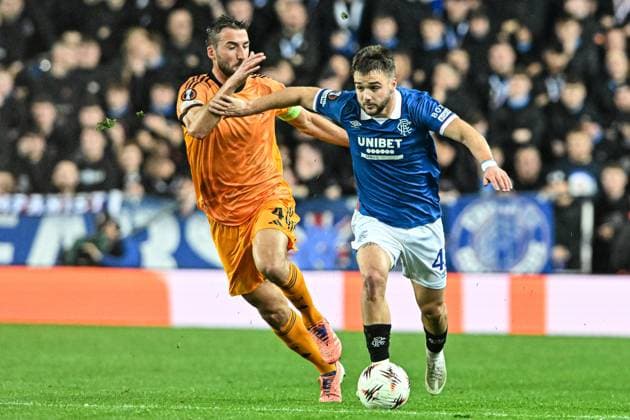 Rangers v A.S. Roma UEFA Europa League Nicolas Raskin of Rangers and Bryan Cristante of A.S. Roma during the UEFA Europa League match at Ibrox Stadium, Glasgow UK Newspapers OUT Copyright: xJamiexJohnstonx FIL-22472-0095
