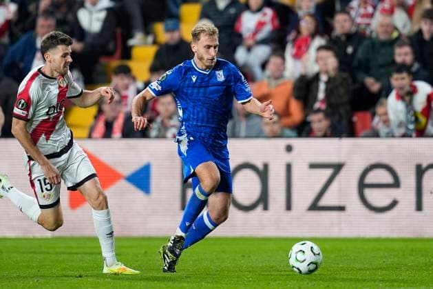 November 6, 2025, Madrid, Madrid, SPAIN: Michal Gurgul of Lech Poznan in action during the UEFA Conference League 2025 26 League Phase MD3 match between Rayo Vallecano de Madrid and KKS Lech Poznan at Estadio Vallecas on November 06, 2025 in Madrid, Spain. Madrid SPAIN - ZUMAa181 20251106_zaa_a181_102 Copyright: xDennisxAgyemanx