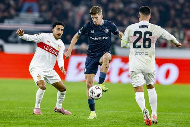 STUTTGART , 06-11-2025 , MHP Arena , season 2025 2026 , UEFA Europa League League phase match between Vfb Stuttgart and Feyenoord , Picture shows Stuttgart player Tiago Tomas, Feyenoord player Gijs Smal, Stuttgart player Deniz Undav Stuttgart - Feyenoord  x31893628x Copyright: