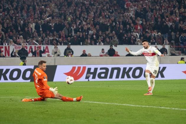 Goal chance, Deniz Undav VfB Stuttgart 26 li, Timon Wellenreuther Feyenoord Rotterdam, 22 GER, VfB Stuttgart vs Feyenoord Rotterdam, Football, UEFA Europa League, Men, Matchday 4, Season 2025 2026, 06 11 2025, GER, VfB Stuttgart vs Feyenoord Rotterdam, Football, UEFA Europa League, Men, Matchday 4, Season 2025 2026, 06 11 2025 Stuttgart Copyright: xEibner-Pressefoto WolfgangxFrankx EP_WFK