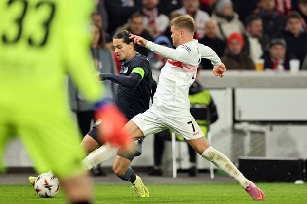 STUTTGART - (l-r) Anis Hadj Moussa of Feyenoord, Maximilian Mittelstadt of VfB Stuttgart during the UEFA Europa League match between VFB Stuttgart and Feyenoord Rotterdam at the Stuttgart Arena on November 6, 2025, in Stuttgart, Germany. ANP BART STOUTJESDIJK UEFA Europa League Matchday 4 2025-2026 xVIxANPxSportx xxANPxIVx 541425064 originalFilename: 541425064.jpg