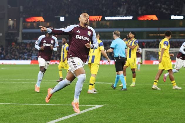 Aston Villa gegen Maccabi Tel Aviv 06 November 2025, Aston UEFA EUROPA League Fußball Aston Villa gegen Maccabi Tel Aviv FC Donyell Malen von Aston Villa jubelt nach seinem zweiten Tor Foto Charlotte Wilson Abseits Aston UK  Copyright: xCharlottexWilsonx xOffsidexOffside