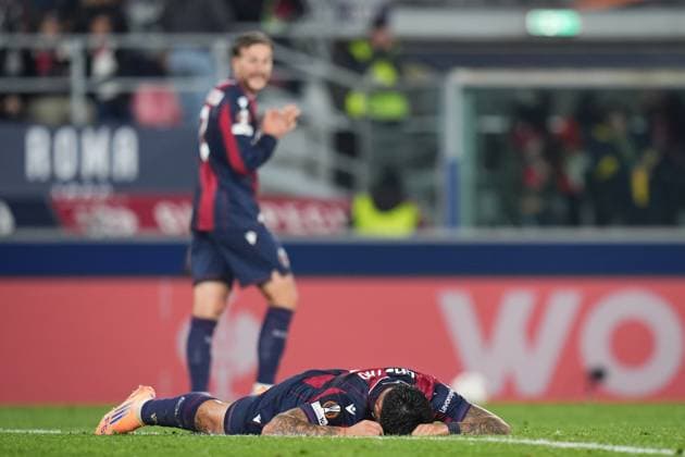 Bologna s Santiago Castro with head down during the UEFA Europa League soccer match between Bologna and Brann at the Renato DallÕAra Stadium in Bologna, north Italy - Thursday, November 6, 2025 -  Copyright: xMassimoxPaolone LaPressex