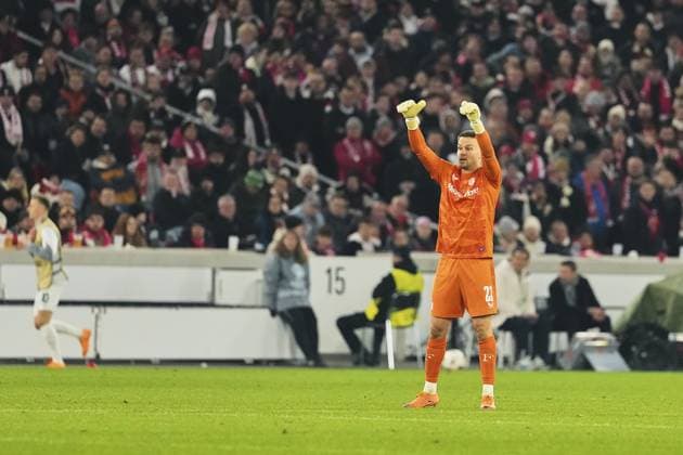 UEFA Europa League: VfB Stuttgart v Feyenoord Stuttgart - Goalkeeper Timon Wellenreuther of Feyenoord during the fourth match of the UEFA Europa League 2025 2026. The match is set between VfB Stuttgart and Feyenoord at Neckarstadion, MHP Arena on 6 November 2025 in Stuttgart, Germany. Copyright: xTomxBodex