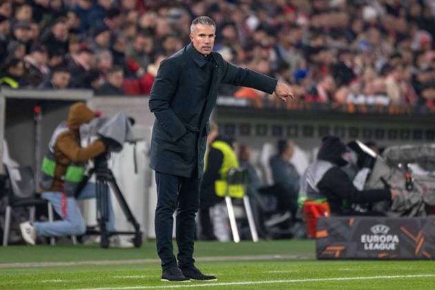 Coach Robin Van Persie Feyenoord Rotterdam xettx, Germany, Stuttgart, 06 11 2025, Football, UEFA Europa League VfB Stuttgart vs Feyenoord Rotterdam, Season 2025 2026, Match Day 4, MHP Arena