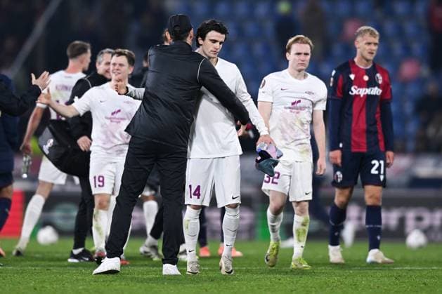 251106 Head coach Freyr Alexandersson and Ulrik Mathisen of Brann after the Europa League football match between Bologna and Brann on November 6, 2025 in Bologna Photo Image Photo BILDBYRAN kod XY XY0083 fotboll football soccer fotball uefa europa league europa league bologna brann bbeng  Copyright: ImagexPhoto BB251106ZD027
